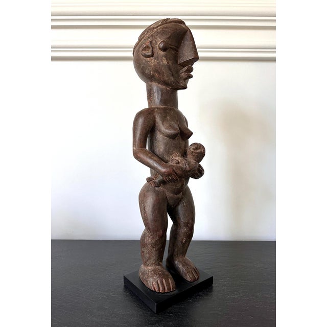 Tribal Lwalwa Mother Figure Holding Baby DR Congo Africa with Provenance For Sale - Image 3 of 18