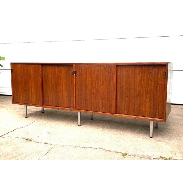 Knoll Vintage 1972 Mid-Century Modern Knoll Credenza For Sale - Image 4 of 12