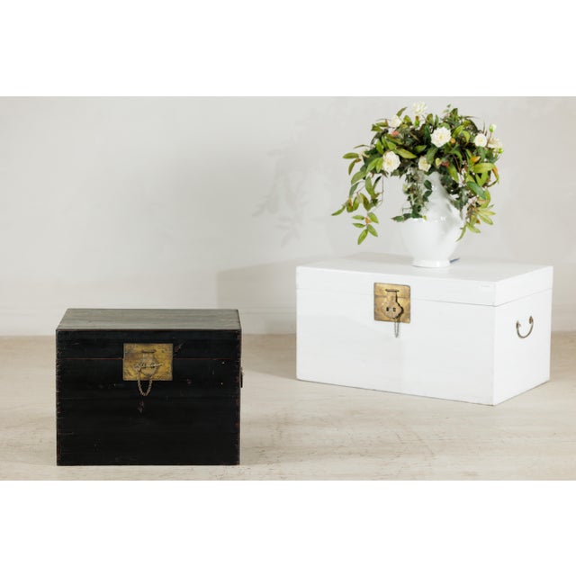 Vintage Chinese Black Lacquered Trunk with Brass Hardware and Side Handles For Sale - Image 17 of 18