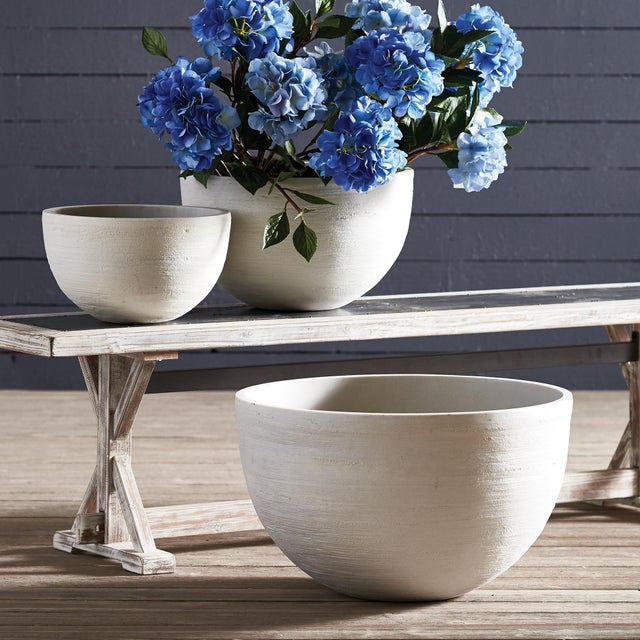 Made from a composite of ground stone and other natural materials, Fibrestone is lightweight. Our Malibu planters offer...