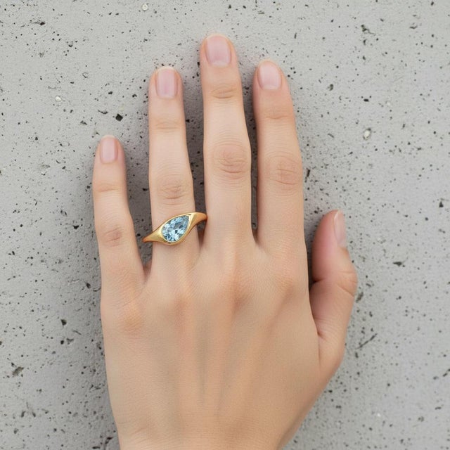 Pear Topaz East-West Ring, Size 7.5 For Sale - Image 4 of 8