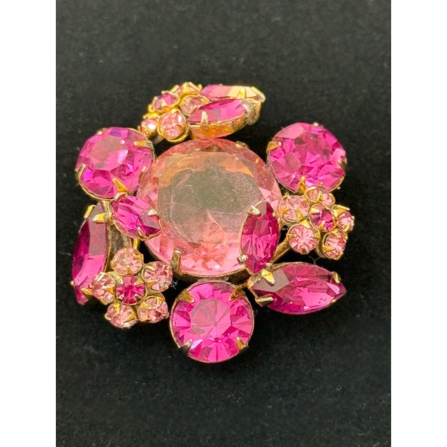 1950s Vintage Regency Pink Rhinestone Flower Brooch 1950s For Sale - Image 5 of 5