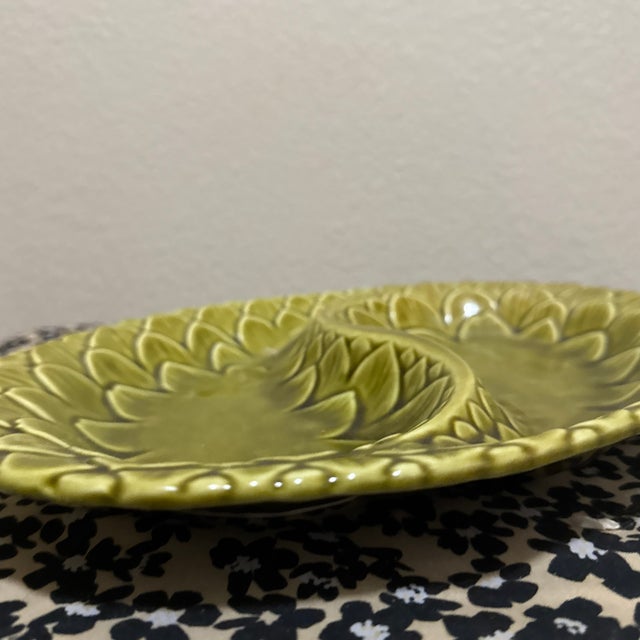 Designed with both form and function in mind, the platter features a central "S-curve" divider, creating two distinct...
