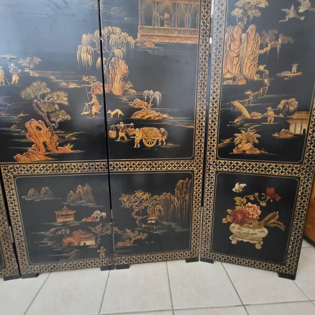 Early 20th Century Chinese Export Coromandel Six-Panel Folding Screen With Gilded and Hand Painted Chinese Daily Life For Sale In Austin - Image 6 of 15