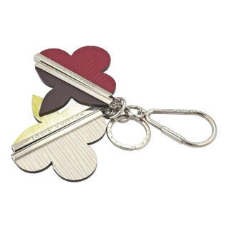 22112 - Louis Vuitton Silver Finish 4 Large Half Shape Monogram Bag Charm Key Ring For Sale