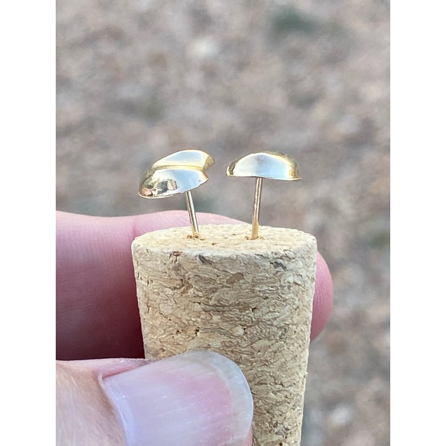 14k Gold Comma / Bean / Modernist Stud Earrings, a Pair For Sale - Image 15 of 18