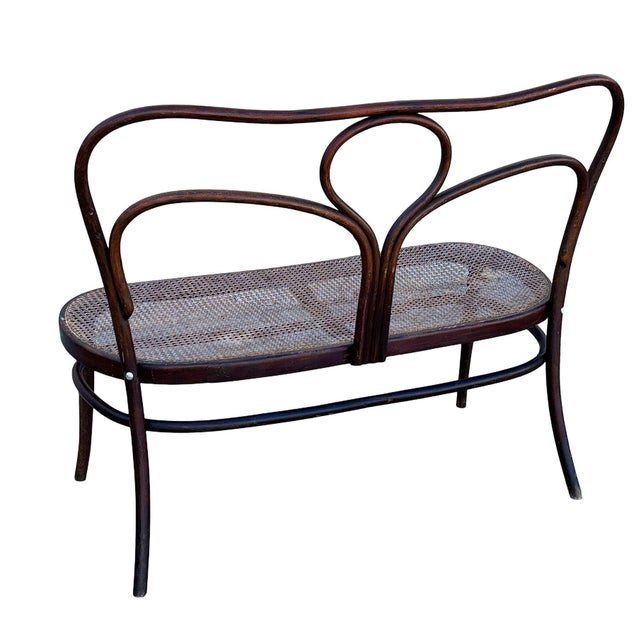 Late 19th Century Victorian Arched Bentwood & Wicker Cafe Settee Bench by Thonet-Mundus For Sale In Los Angeles - Image 6 of 10