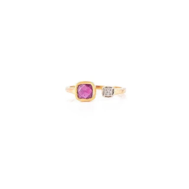 Modern 18k Yellow Gold Cushion Cut Ruby & Diamond Open Ring Size 5.5 For Sale - Image 3 of 12