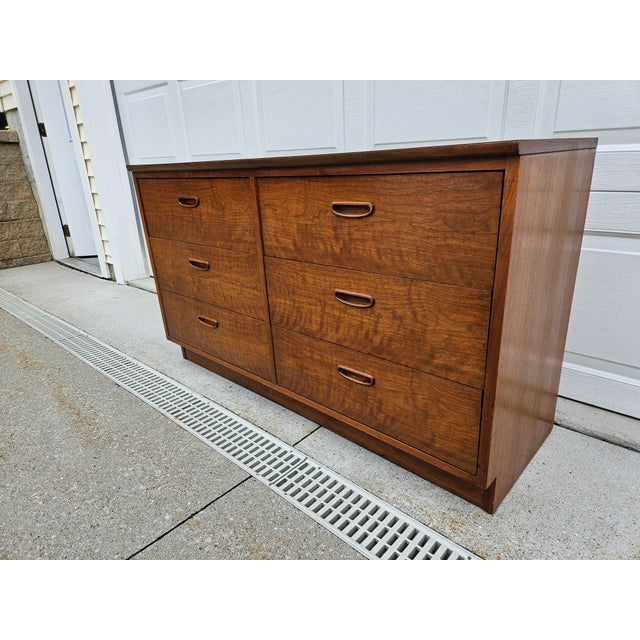 Mid 20th Century Lane Furniture Walnut and Laminate Six Drawer Dresser For Sale - Image 5 of 11