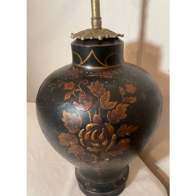Antique Hand Carved Chinese Lacquered Heavy Wood Brass Electric Table Lamp Light For Sale - Image 13 of 17