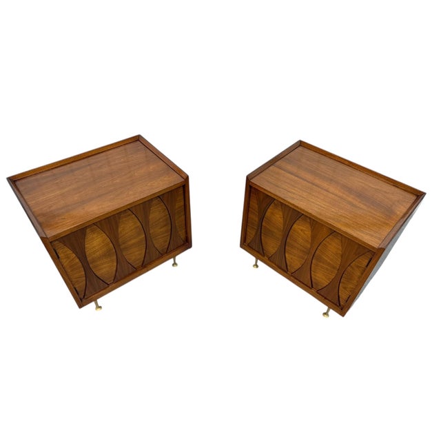 1960s Mid-Century Modern Catseye Walnut Nightstands W/Original Legs - Set of 2 For Sale - Image 5 of 9