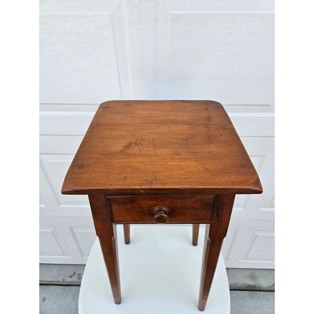 Early 20th Century Square Primitive Federal Style One Drawer Side Table For Sale - Image 5 of 17