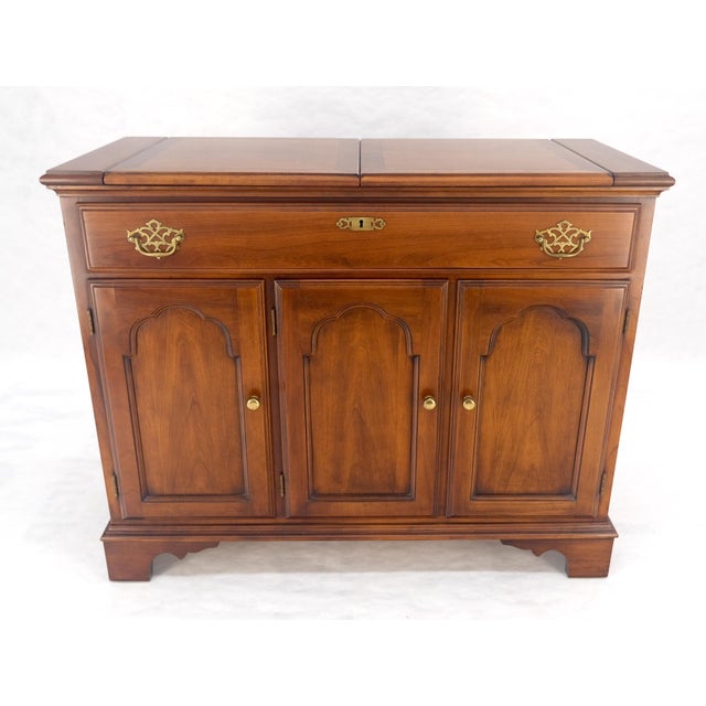 Flip Top Banded One Drawer Raised Panel Cherry 3 Door Liquor Cabinet Server MINT For Sale - Image 13 of 18