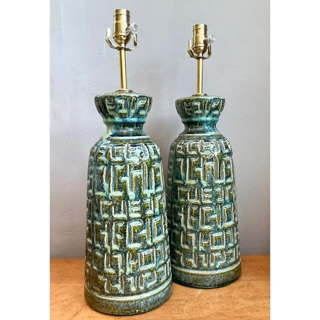 Vintage Mid-Century Modern Green Textured Ceramic Table Lamps - a Pair For Sale In West Palm - Image 6 of 12