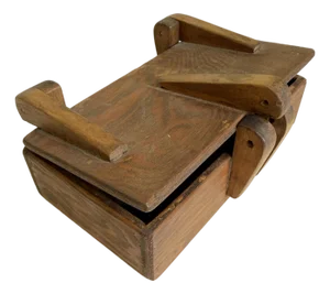 Early 20th Century Folk Art Painter's Box With Wood Hinges & Clasp