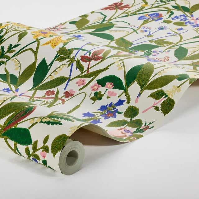 Created in 1949 by Scandinavian design icon Gocken Jobs, this pattern is an enchanting depiction of Swedish wildflowers...
