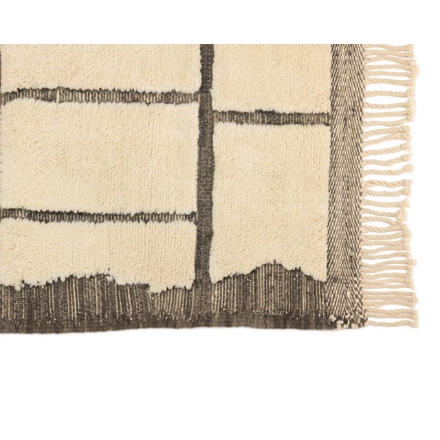 Hand-Drawn Grid Hand-Knotted Moroccan Wool Rug | 13'7" X 9'7" | One of a Kind For Sale - Image 4 of 9