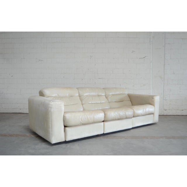 White Vintage DS105 Ecru White Leather Sofa from de Sede For Sale - Image 8 of 18