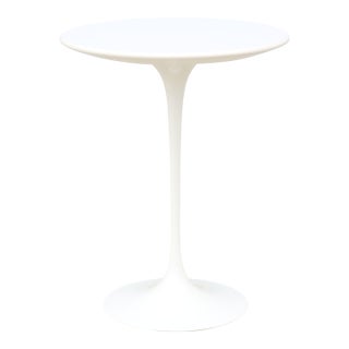Mid-Century Modern Eero Saarinen for Knoll 16" Round White Tulip Side Table For Sale