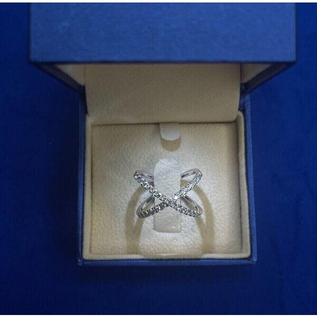 Early 21st Century Brilliant Cut White Diamond X Criss Cross Pave Cocktail Fashion Open Bypass 14 K, Size 8 For Sale - Image 5 of 9