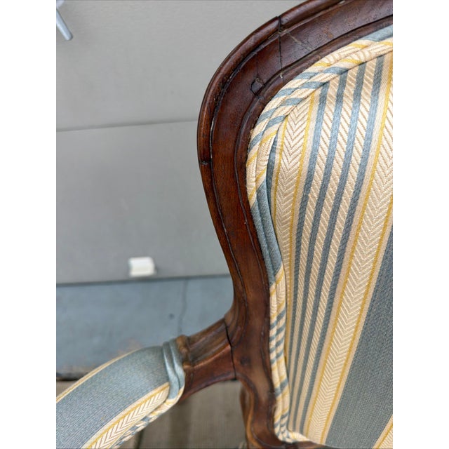 Pair of 18th Century French Louis XV Walnut Fauteuils, Carved Provincial Armchairs For Sale - Image 6 of 18