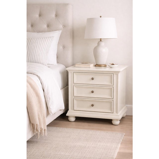 Vintage Painted Three-Drawer Nightstand With Turned Feet For Sale - Image 4 of 6