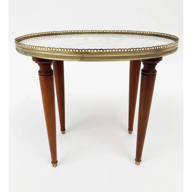 1920s French White and Gray Marble Top Accent Table With Brass Gallery For Sale - Image 4 of 13