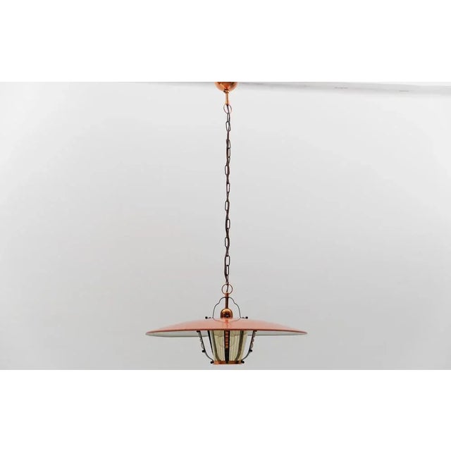 Executed in glass, brass and metal. The lamp needs 1 x e27 / e26 edison screw fit bulb, is wired, in working condition and...
