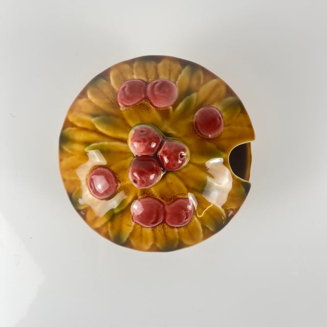 Sarreguemines "Cherry" Barbotine Sugar Bowl, 1970 Dimensions: Diameter: 12.5 cm Height: 11 cm Very good condition for its...