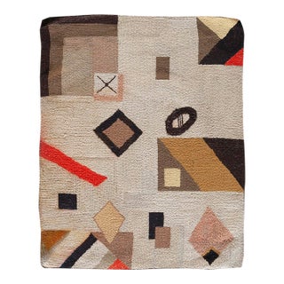 Cute Beige Background Color With Tiny Details Geometric Design Antique American Hooked Rug For Sale