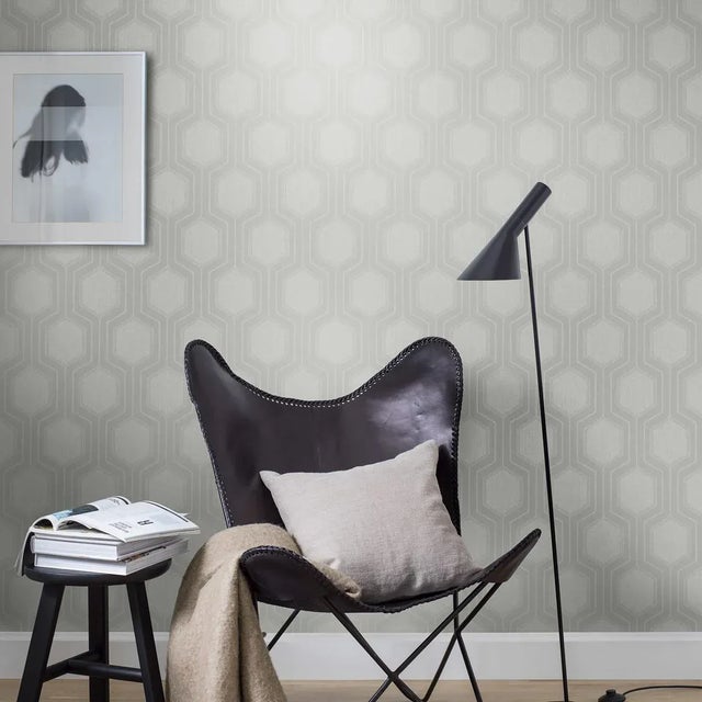 Contemporary Borastapeter Graphic Hexagon Wallpaper in Grey For Sale - Image 3 of 3