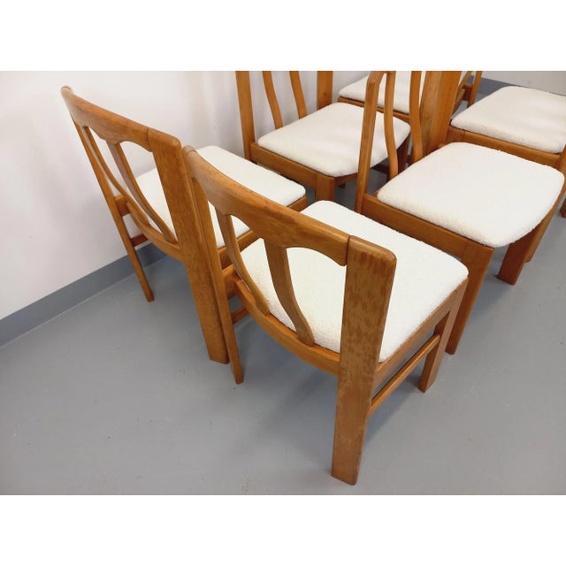 Wood Vintage Chairs in Elm Wood and Bouclé Fabric, 1960s, Set of 6 For Sale - Image 7 of 18