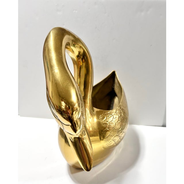 Brass Brass Swan Planter - Hollywood Regency – Large Palm Beach Centerpiece Cachepot For Sale - Image 8 of 11