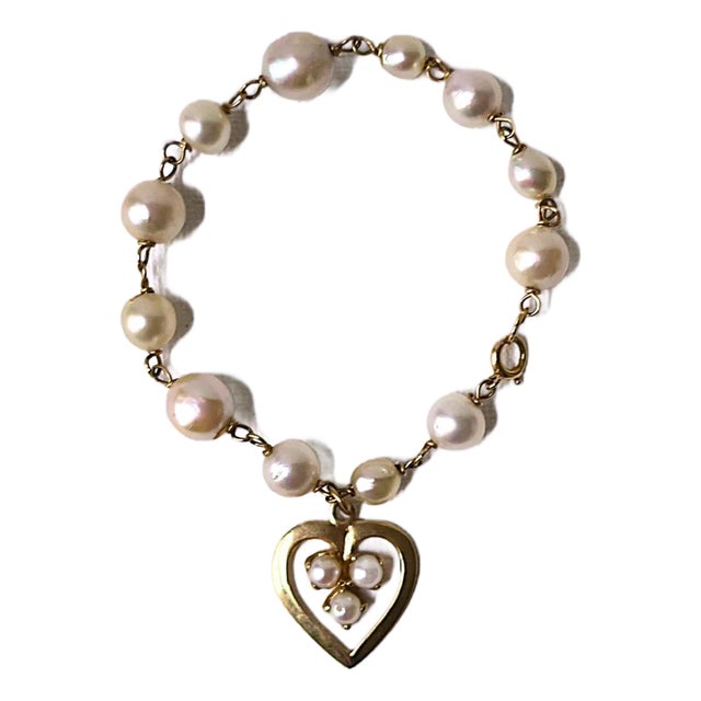 Charm Bracelet Pearl and Gold Heart, Circa Mid-20th Century For Sale