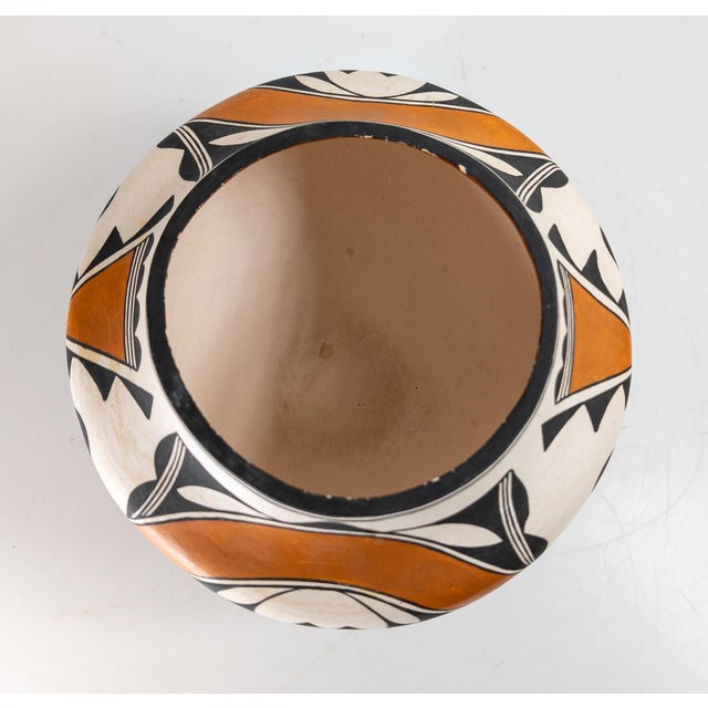 Ceramic Mid-Century Native American Indian Southwest Acoma Pottery Olla by F. Aragon For Sale - Image 7 of 11