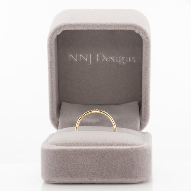 Minimalist Pink Sapphire Band Ring: Solid 14k Gold Jewelry, Size 6.75 For Sale - Image 4 of 8