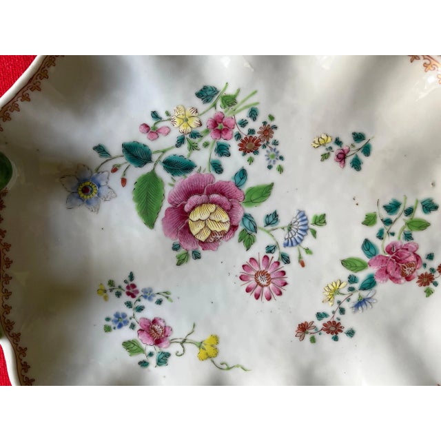 Chinoiserie Antique 18th Century Chinese Export Porcelain Tobacco Leaf Platter Dish in Famille Rose Palette For Sale - Image 3 of 11