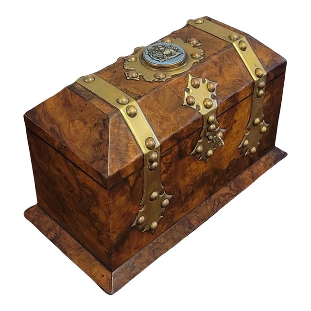 19th Century English Wedgwood Retailed Burl Walnut Tea Caddy For Sale