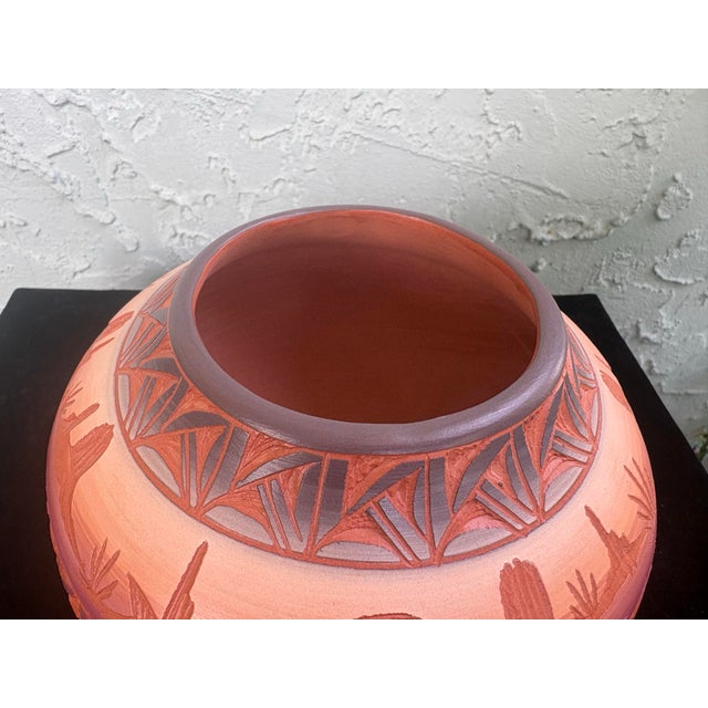 Signed Native American Mesa Verde Pottery Carved Red Earth Vessel With Certificate of Authenticity For Sale In Orlando - Image 6 of 9