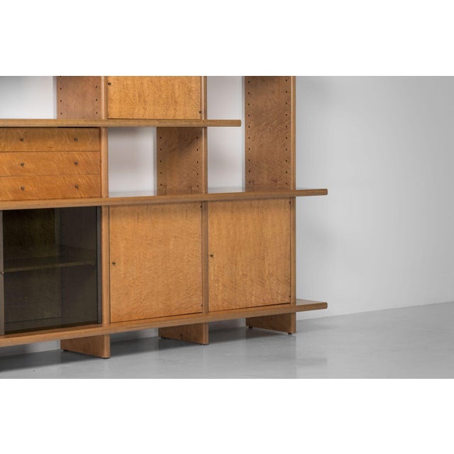 Saporiti Bookcase in Maple and Glass attributed to Giovanni Offredi, Italy, 1978 For Sale - Image 16 of 18