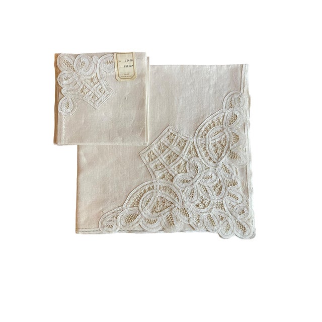 Antique Belgian Linen Table Cloth and Dinner Napkins, 5 Pieces For Sale In Columbus - Image 6 of 6