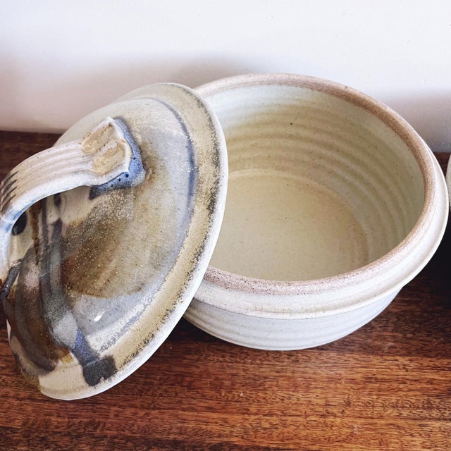 Vintage Signed Praise God Rob Pottery Pair — Soup Tureen and Bowl For Sale - Image 4 of 9