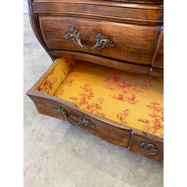 French Provincial French Provincial Walnut Dresser Commode - 19th C For Sale - Image 3 of 12