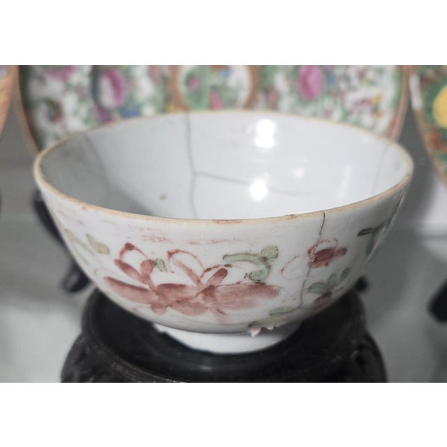 Chinese Antique Chinese Famille Rose Porcelain Tea Bowl, 19th Century, Floral Motifs ( 10cm x 5cm ) For Sale - Image 3 of 7