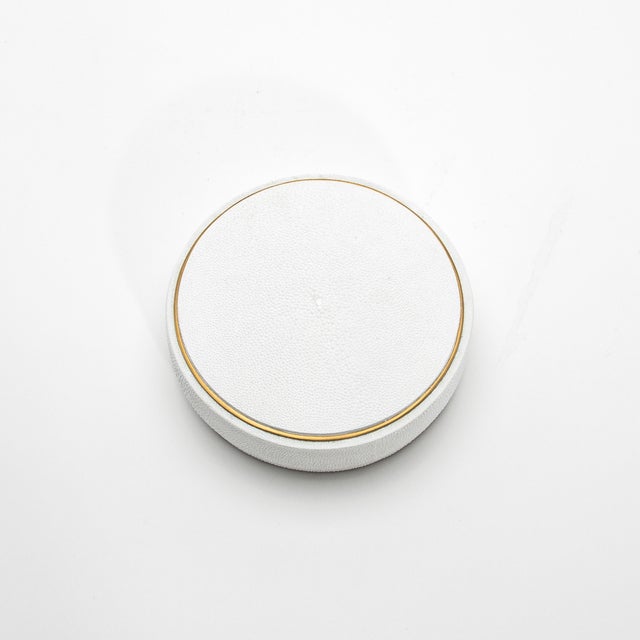 2020s Set of 3 Boxes in White Shagreen With Brass Frame by R&y Augousti For Sale - Image 5 of 7