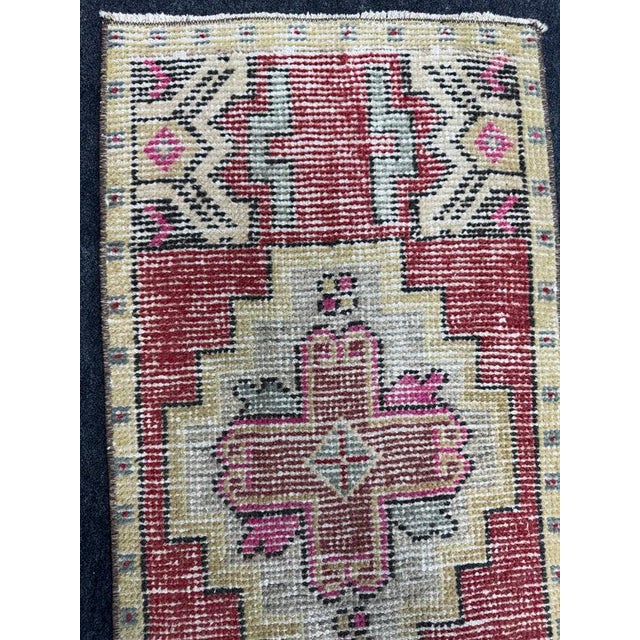 Turkish Yastik Rug 1'6" x 3'1" For Sale - Image 4 of 5