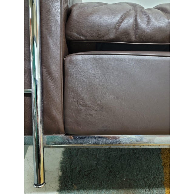 1960s LC2 Two-Seater Sofa in Leather by Le Corbusier, Pierre Jeanneret and Charlotte Perriand for Cassina, 1928 For Sale - Image 5 of 15