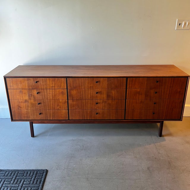 Mid-Century Modern Jack Cartwright for Founders 12-Drawer Dresser, Walnut, Mid-Century Modern, Attributed For Sale - Image 3 of 14