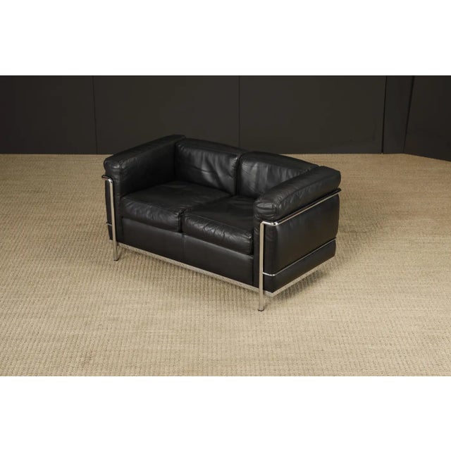 'Lc2' Black Leather Settee Sofa Loveseat by Le Corbusier for Cassina, Signed For Sale - Image 15 of 18