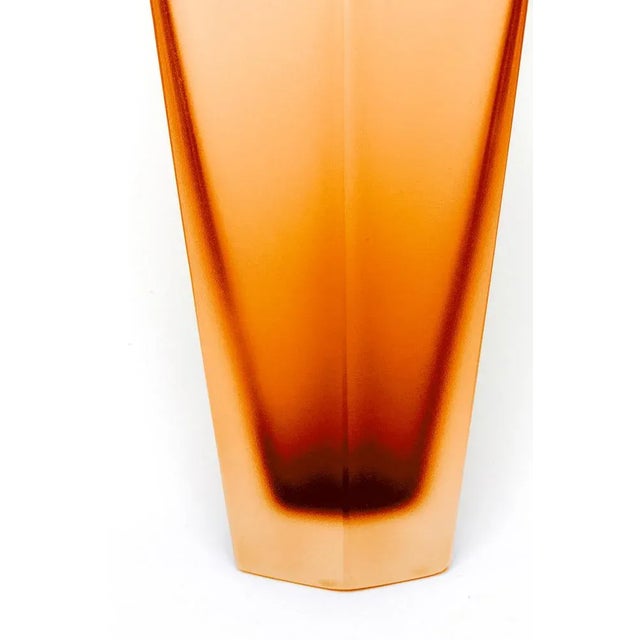 Purho continues to search for products with complementary shapes with the pair of Gemello and Gemella vases designed by...